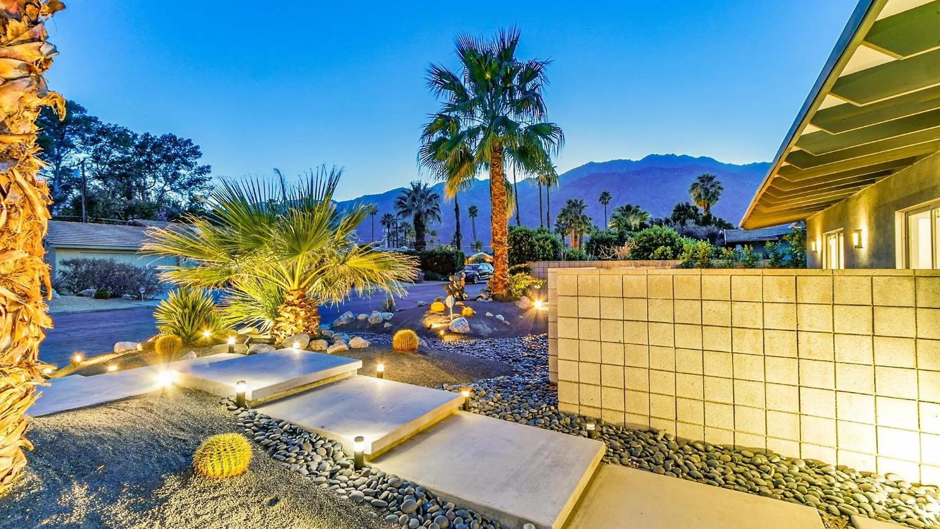 Sunrise Paradise - Sparkling Pool And Spa Palm Springs